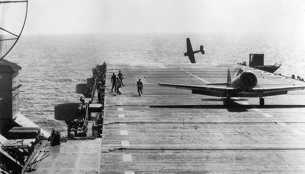 SNJ-Texan-crash-USS-Monterey-1953.jpg