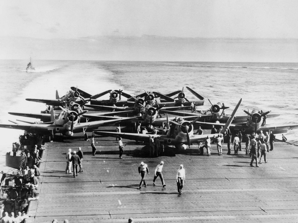 TBDs_on_USS_Enterprise_28CV-629_during_Battle_of_Midway.jpg