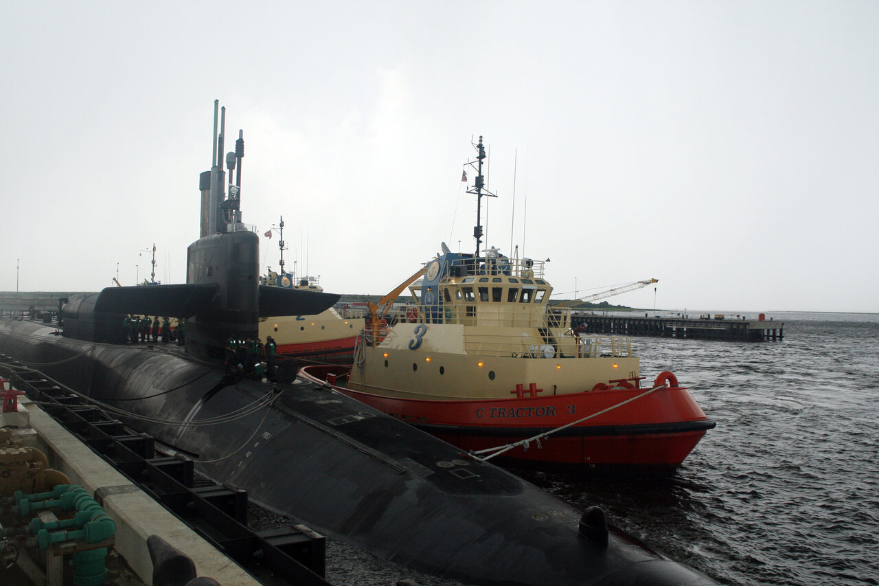 The_guided_missile_submarine_USS_Georgia_28SSGN_72929_prepares_to_get_underway_from_Kings_Bay2C_Ga.jpg