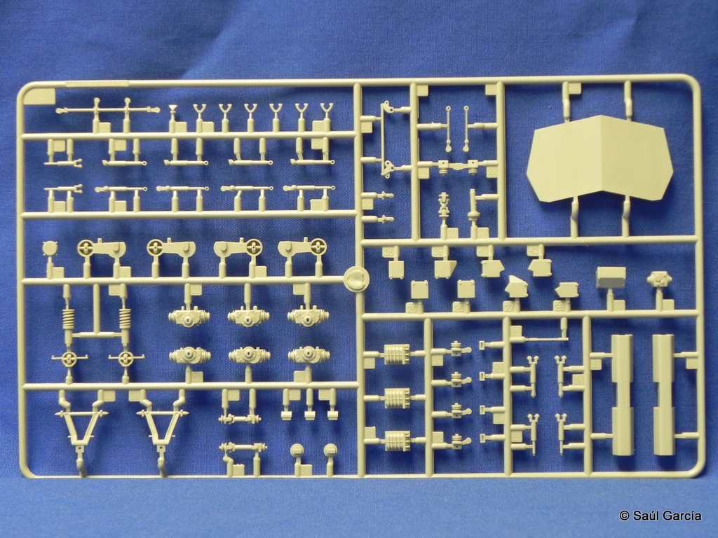 Trumpeter01503HuskySprueAfront.JPG | Modelers Alliance