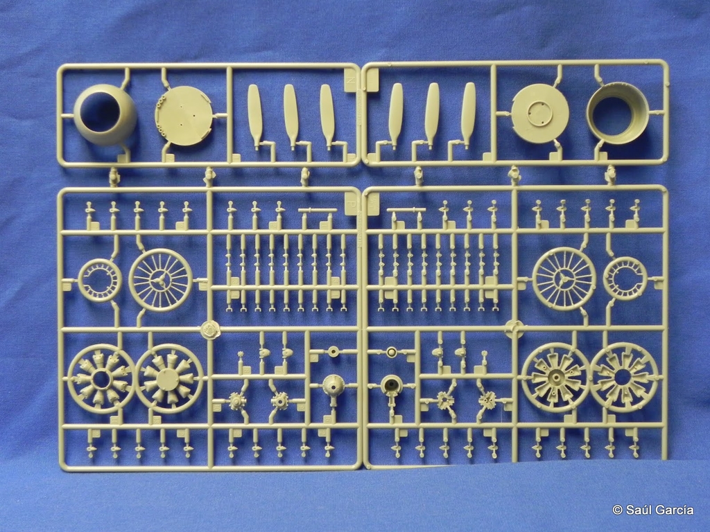 TrumpeterHu16SprueNP.JPG