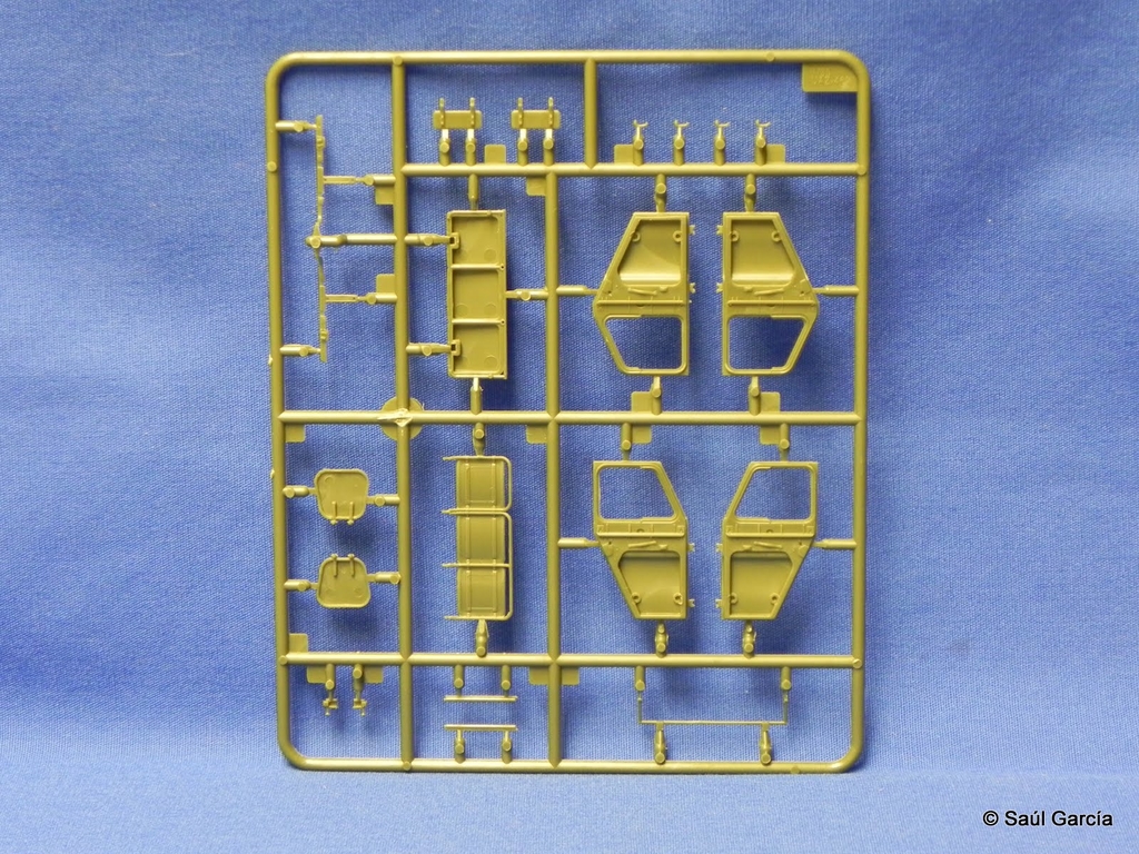 TrumpeterUAZ469SprueErear.JPG | Modelers Alliance