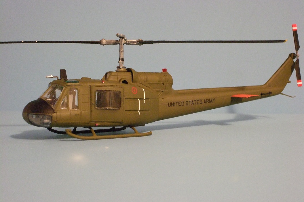 UH-1B HUEY - 2