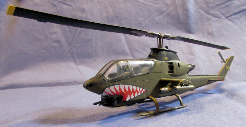 US Army AH-1G Huey Cobra Late I.jpg