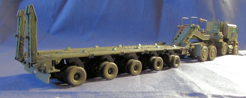 US Army M-1070 HET Tank Transporter II.jpg