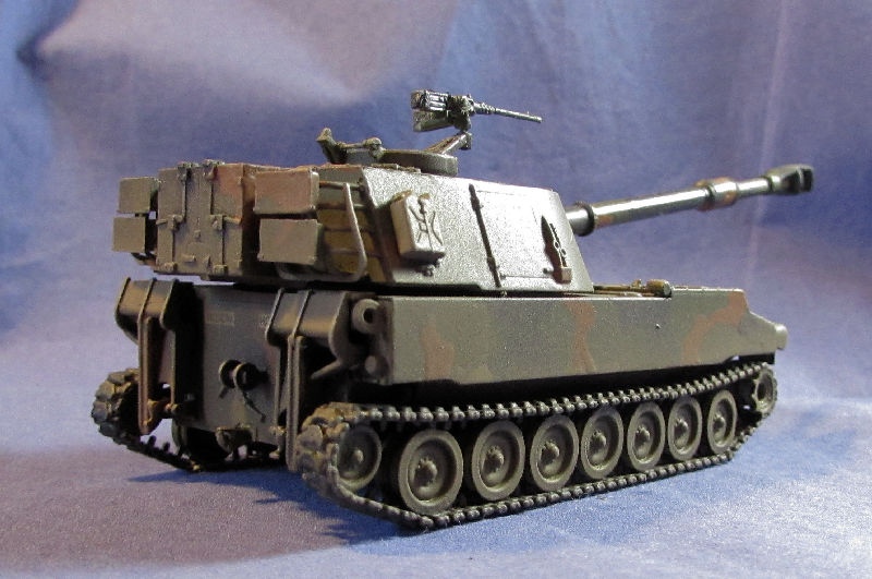 US Army M 109A2 Paladin II.jpg