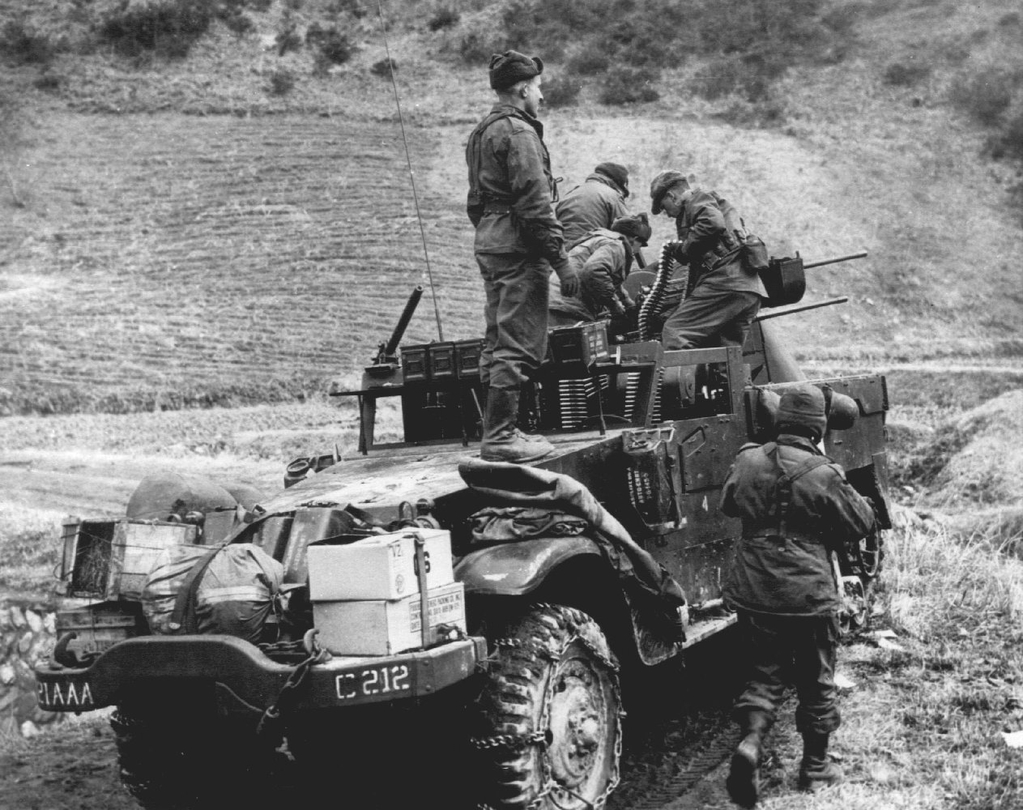 US_Army_M16_MGMC_AA_Half-track.jpg