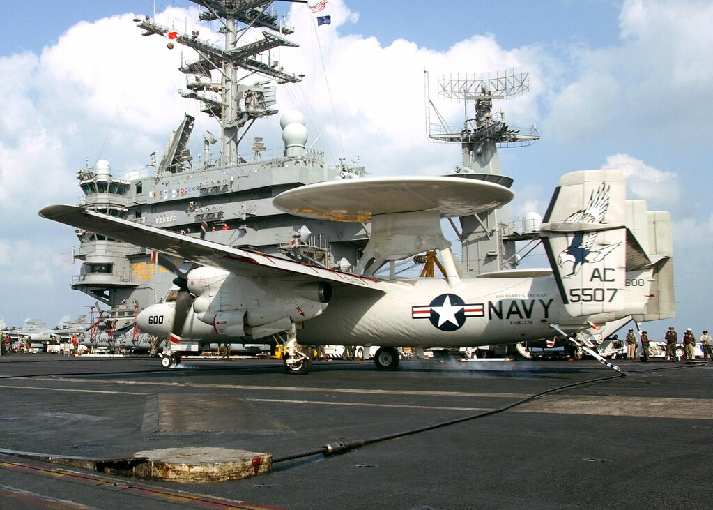 US_Navy_E-2C_Hawkeye_carrier_landing_fuselage_detail.jpg