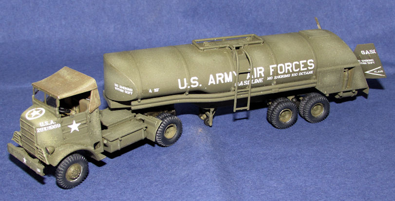 USAAF_Autocar_U-7144-T_Tractor_and_F-1_Fuel_Trailer_I.jpg