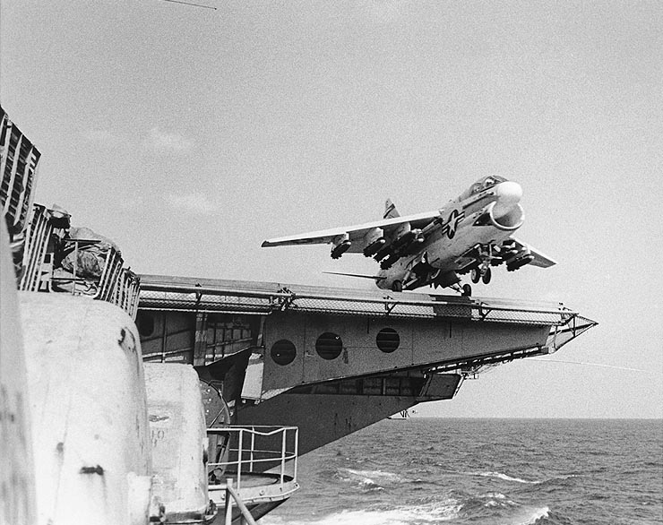 USS_Ranger_28CV-6129_launches_A-7_CorsairII.jpg