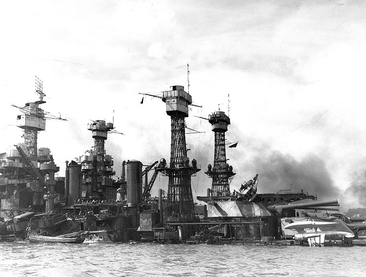 USS_West_Virginia_sunk-Pearl_Harbor-7Dec41.jpg