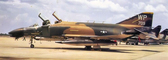 Vietnam-War-era-F-4-Phantom-585x211.jpg