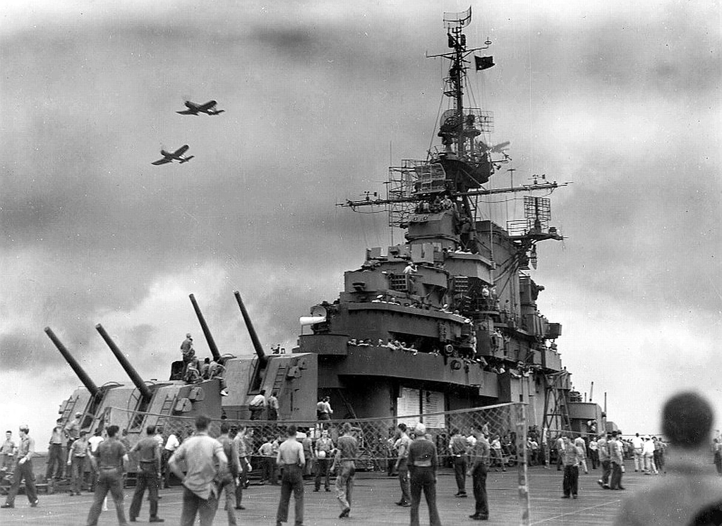 Volleyball-and-Corsairs-USS-Wasp-Jun-45.jpg