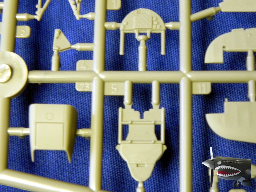 ArmaHobby72035HurrMkIIcSprue13.JPG