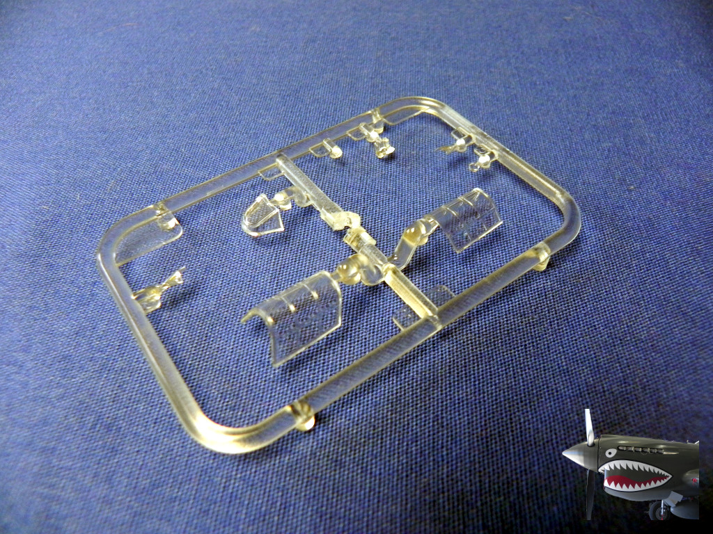 ArmaHobby72035HurrMkIIcSprue3.JPG