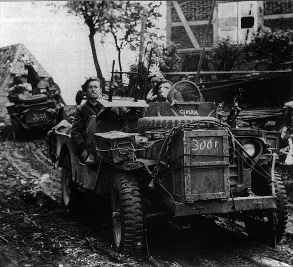 SAS_jeep_germany_1945-3001-General.jpg