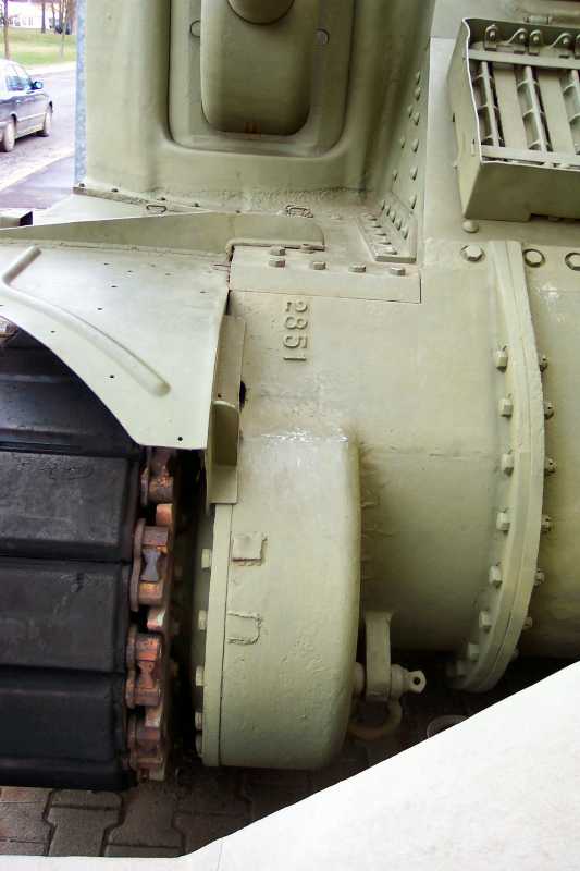 h932113b.jpg