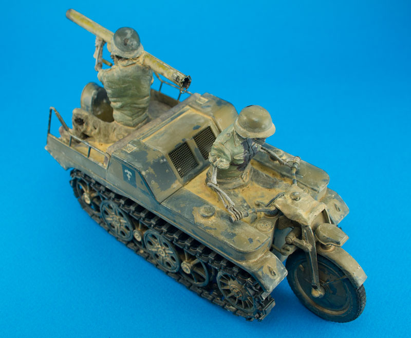 hf1214fb.jpg