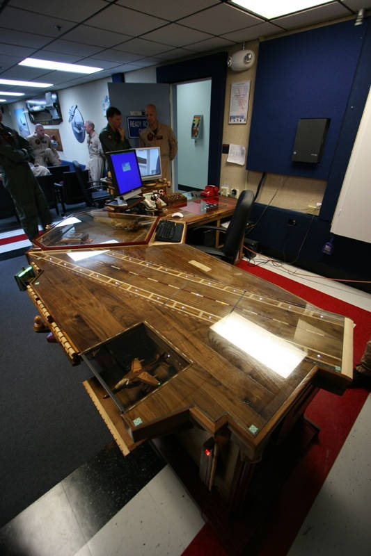 MarineAviatorDesk02.jpg