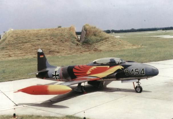 T-33BundesLuftwaffeUnidaddeentrenamientodemecnicosManching.jpg