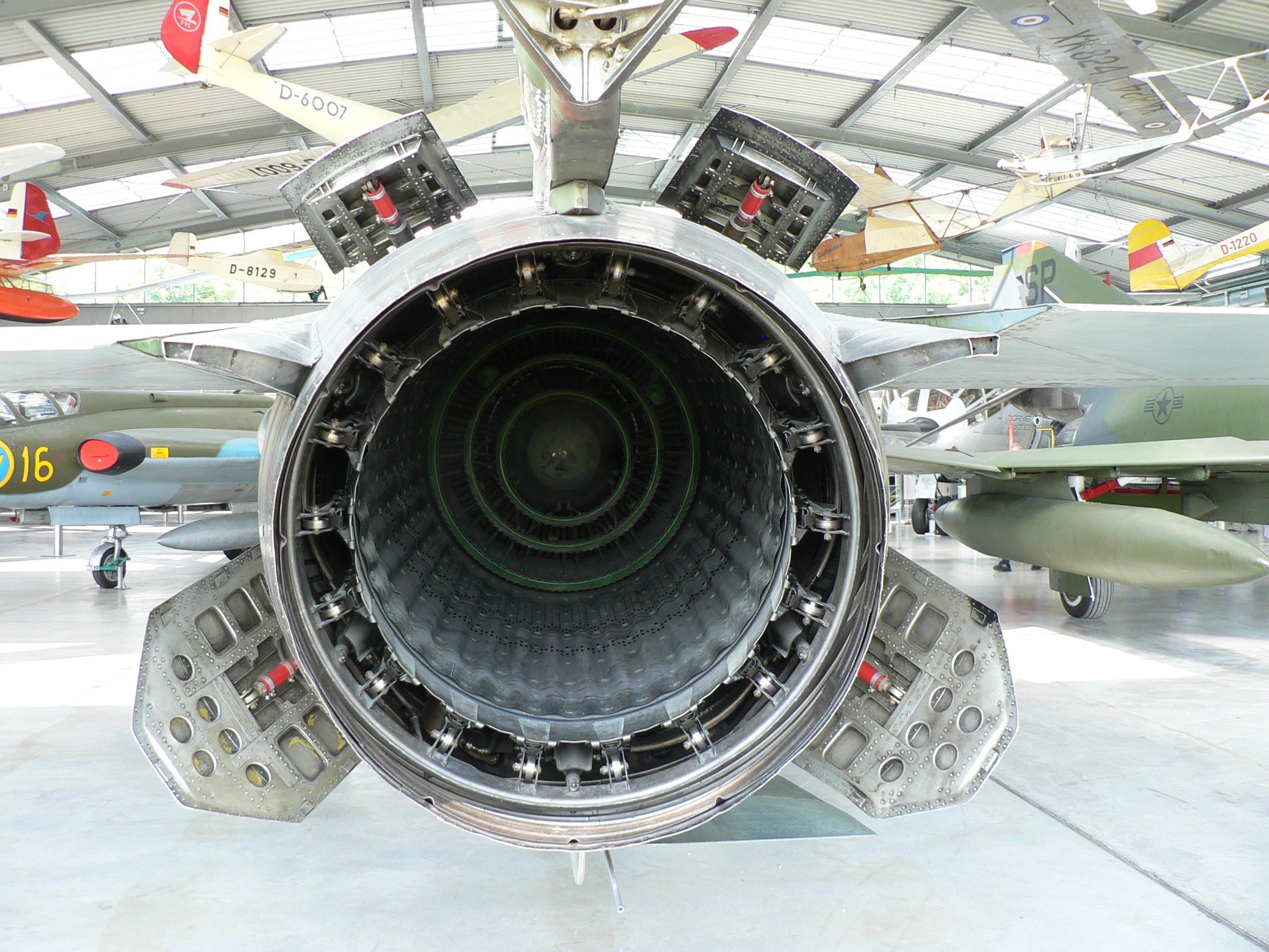 MiG-23_afterburner_exhaust_airbrakes.jpg