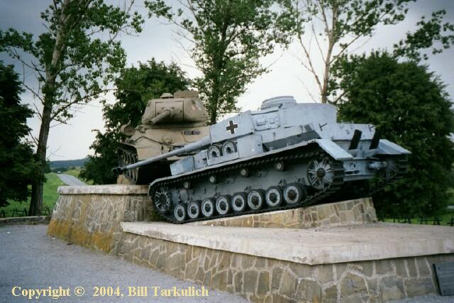DK-tank-memorial.jpg
