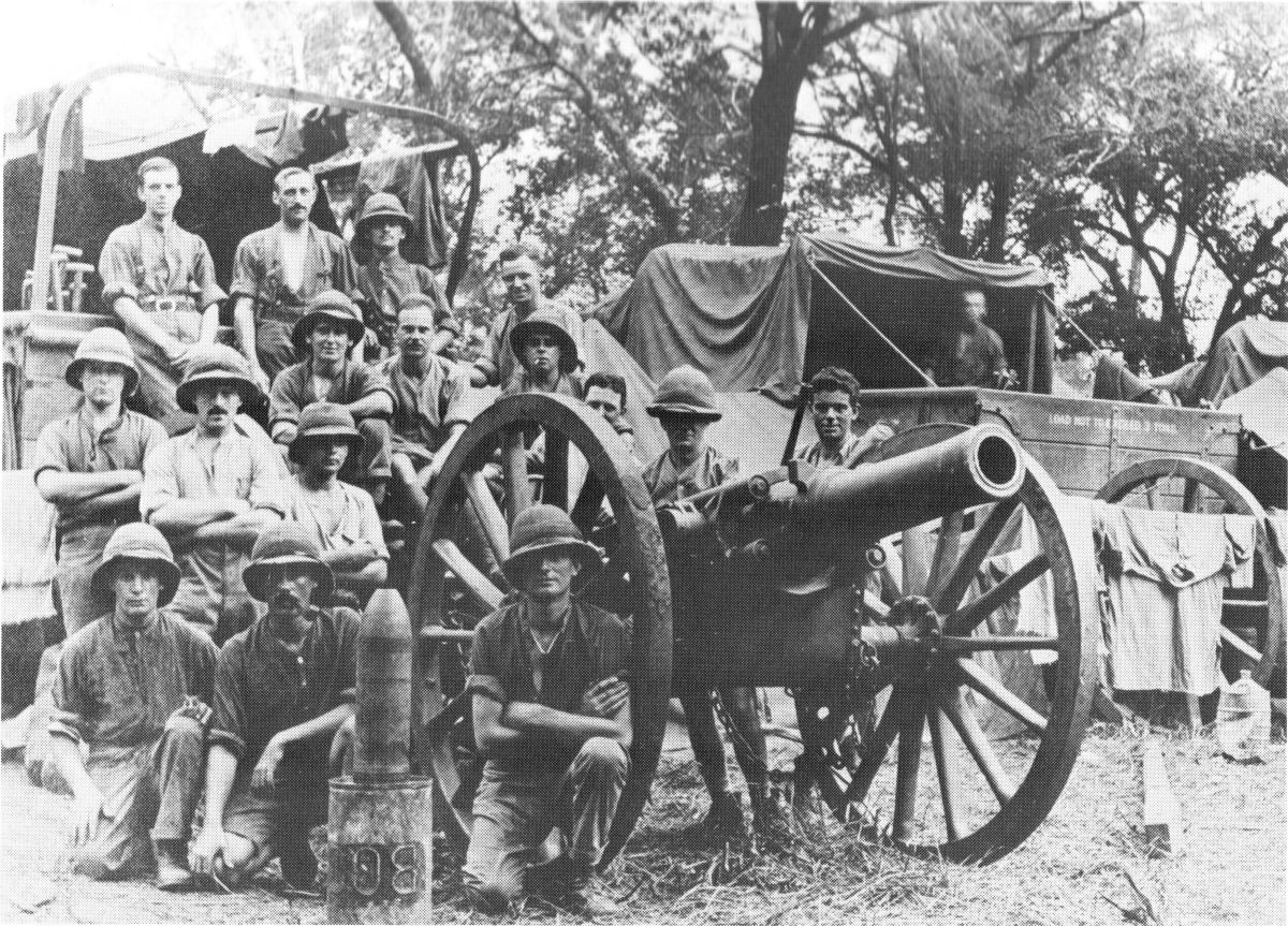 BL_5.4_inch_Howitzer_and_Crew_East_Africa_WWI.jpg