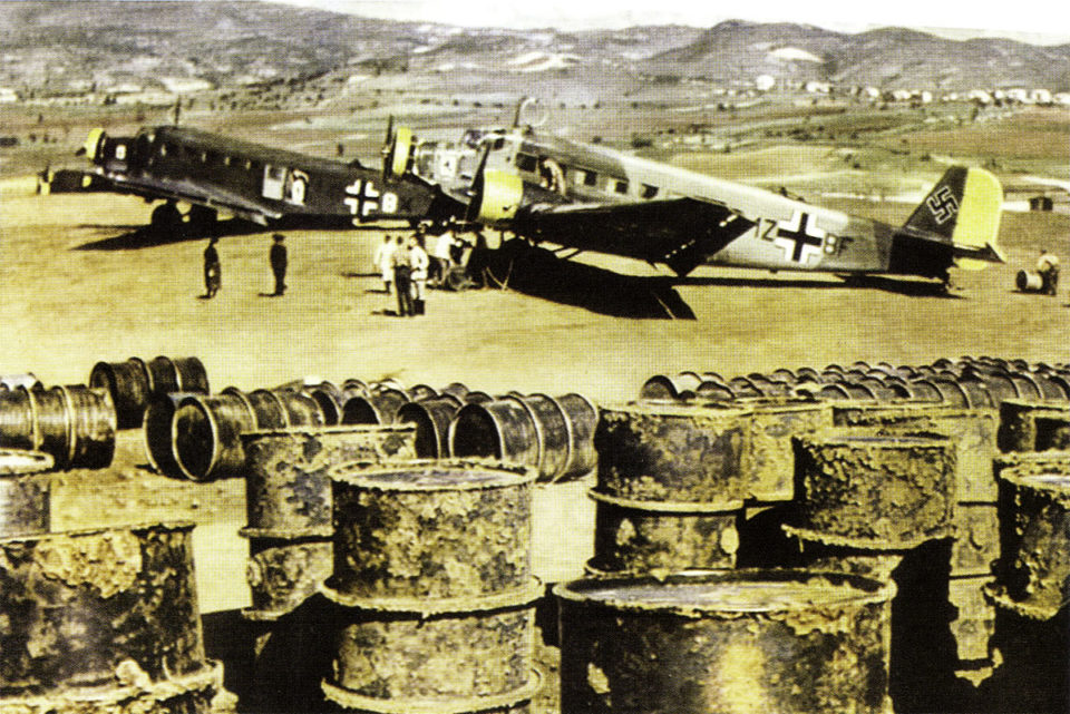 ju52-6-Junkers-Ju-52-3m-Stab-IV.KGrzbV1-1ZBF-Greece-May-1941-Junkers-Ju-52-3m-Stab-IV.KGrzbV1-1ZBF-Greece-May-1941-01-960x641.jpg