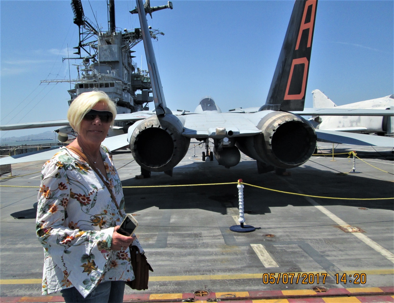 USS_Hornet_F-14D_n__Fiance_.JPG